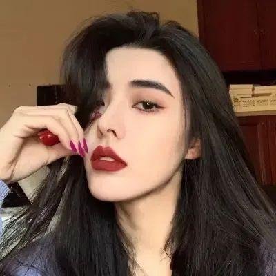 笼子里的女人